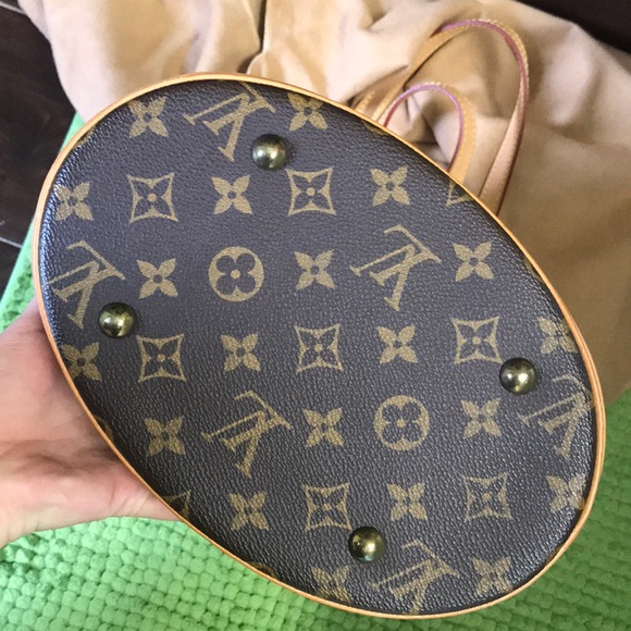 Authentic Louis Vuitton Petit Bucket - Picture 8 of 16